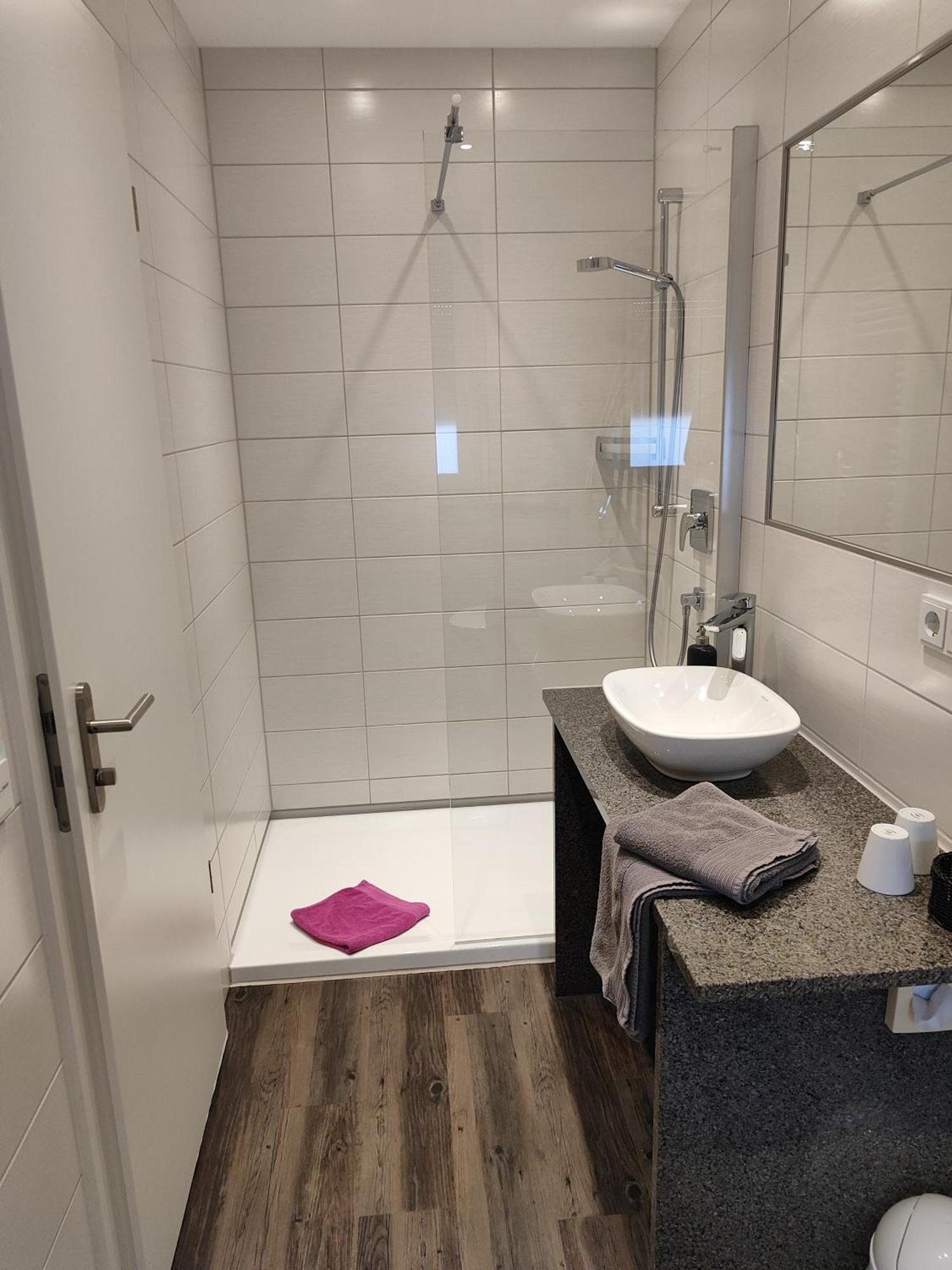 Hotel Gaestehaus Stock Zimmer Teekaennle Friedrichshafen Bagian luar foto